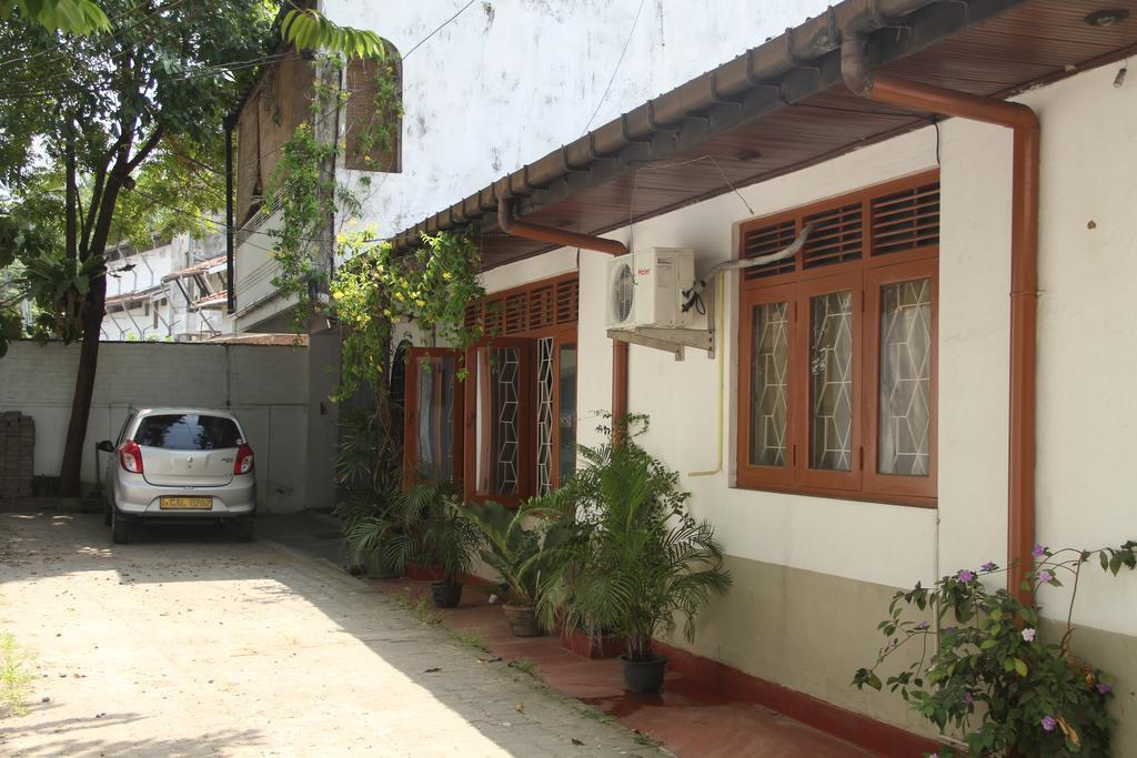 The City Hideout Rajagiriya Bagian luar foto